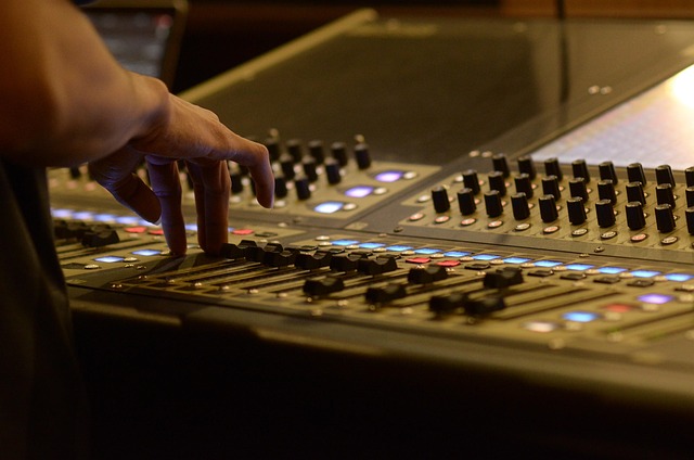 Inside the Sound: Exploring the Rolls-Royce Subwoofer System and Luxury Audio Engineering